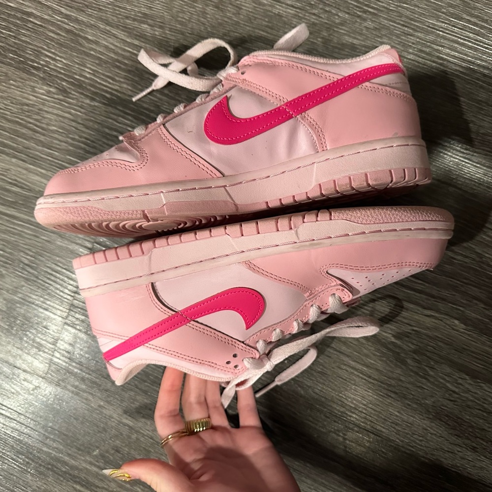 Nike Dunks triple pink barely worn size 6.5youth or 8 womens